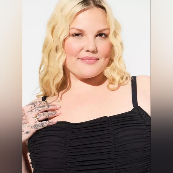 Torrid Stretch Mesh Cropped Shirred Cami 2x NWT - Picture 4 of 10